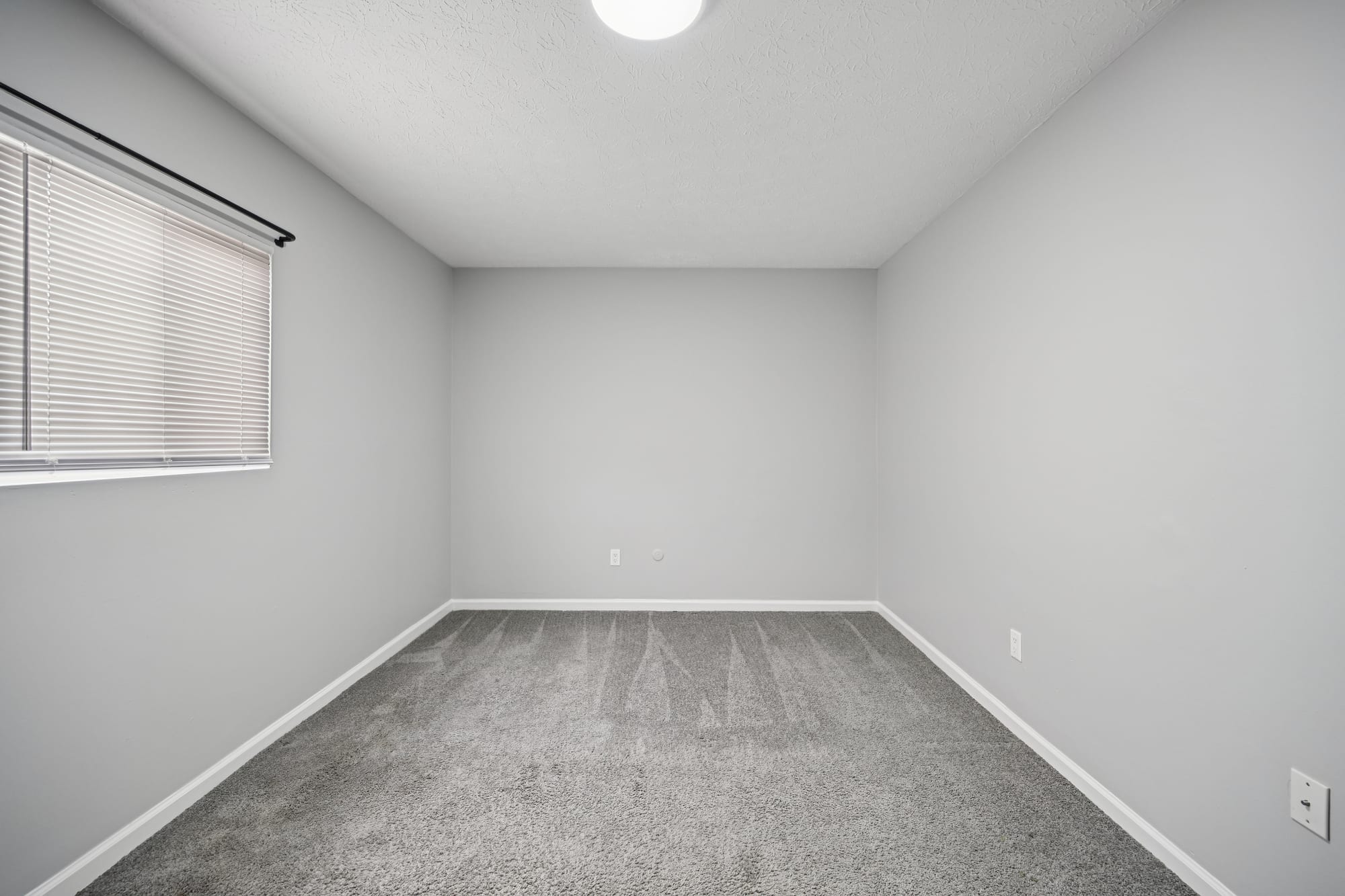 Bedroom — 1 bed / 1 bath apartment at Morse Creek (photo 2)
