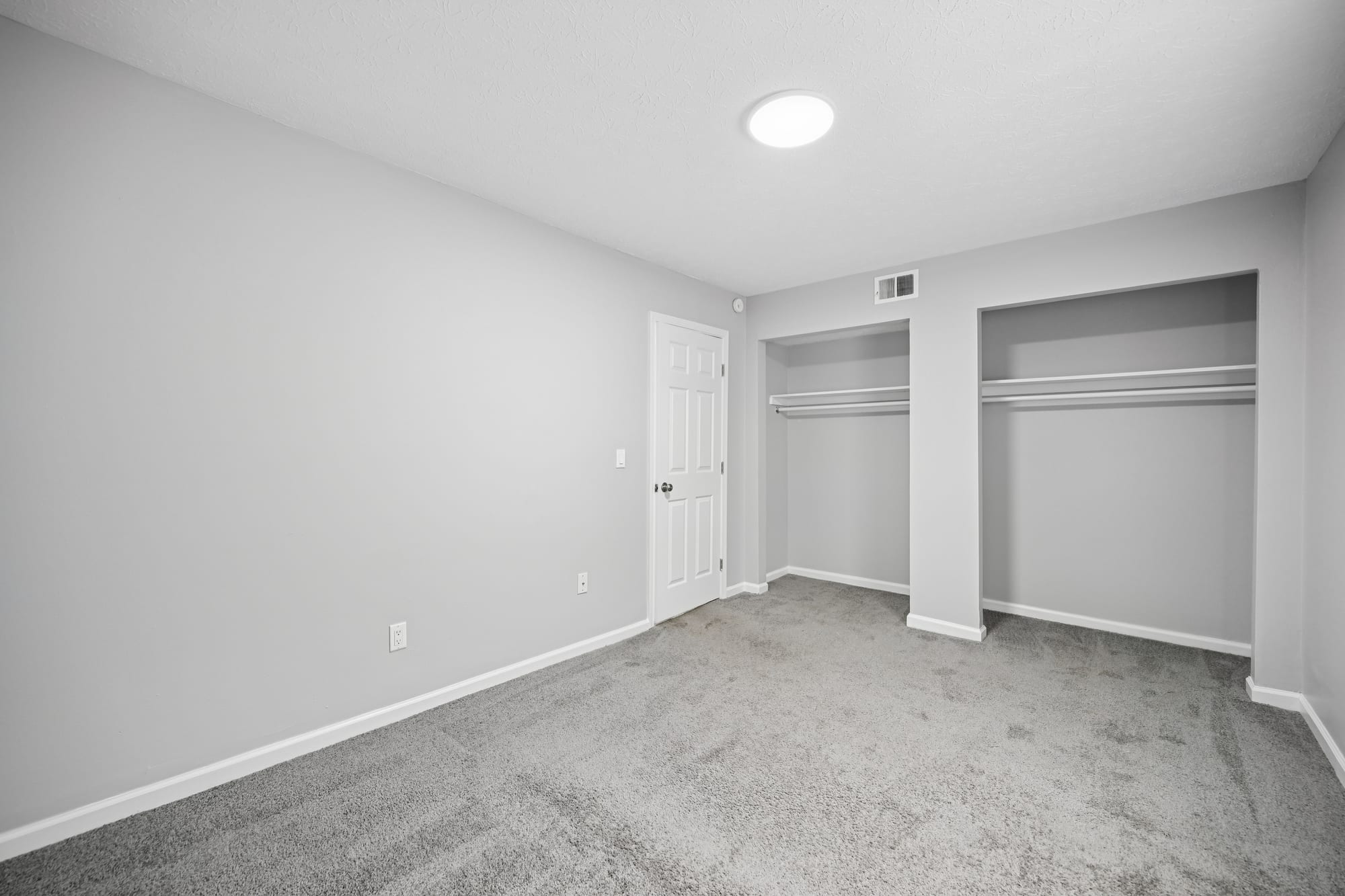 Bedroom — 1 bed / 1 bath apartment at Morse Creek (photo 4)