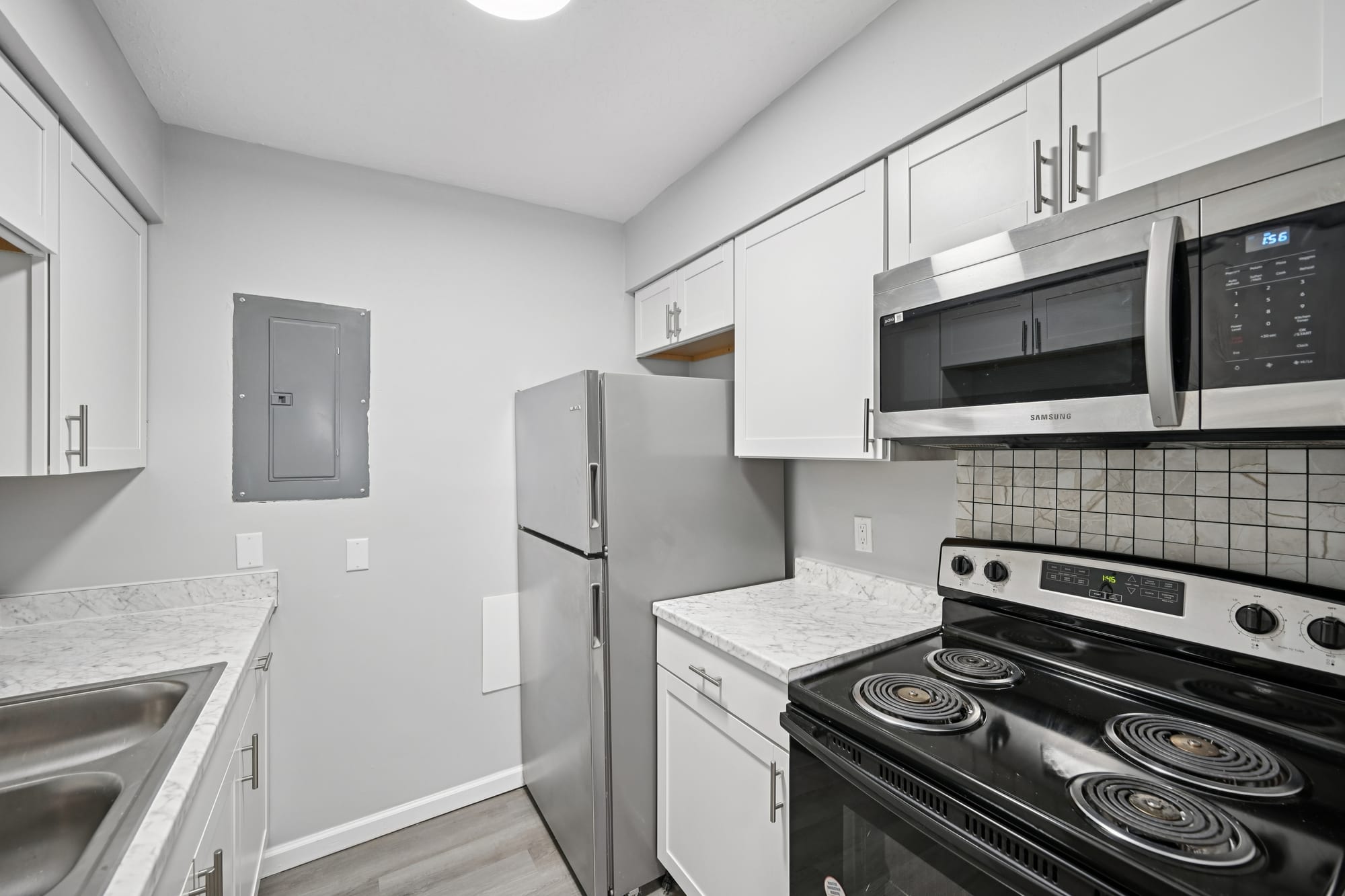 Kitchen — 1 bed / 1 bath apartment at Morse Creek (photo 2)